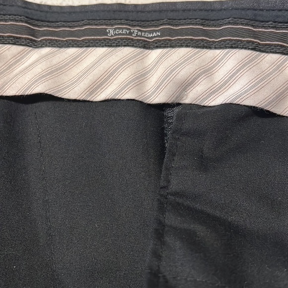 Hickey Freeman Charcoal Grey 100% wool with functional cuffs - Picture 10 of 10